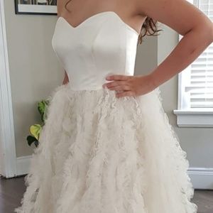 Tea-Length Ivory Gown !